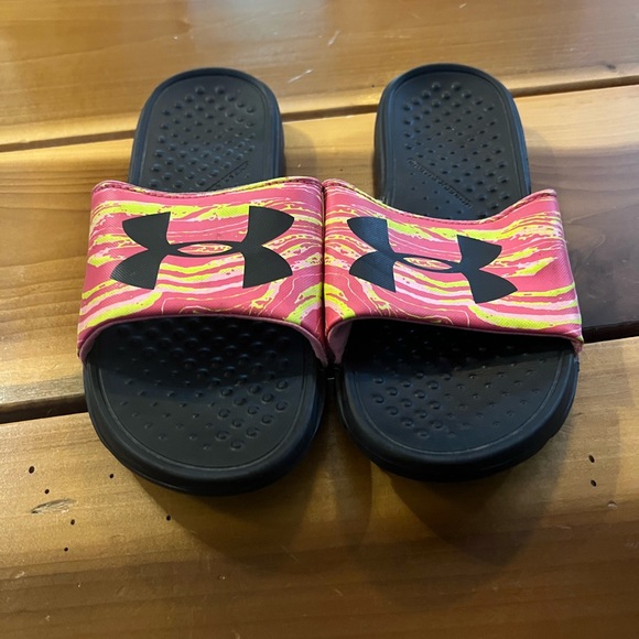 under armour slides - Picture 2 of 4